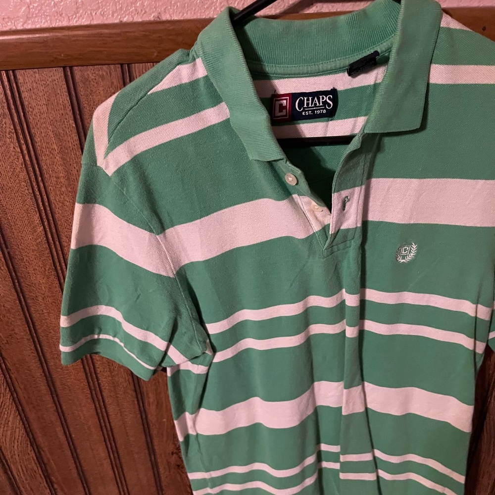 Chaps Ralph Lauren used polo style shirt. Sized small